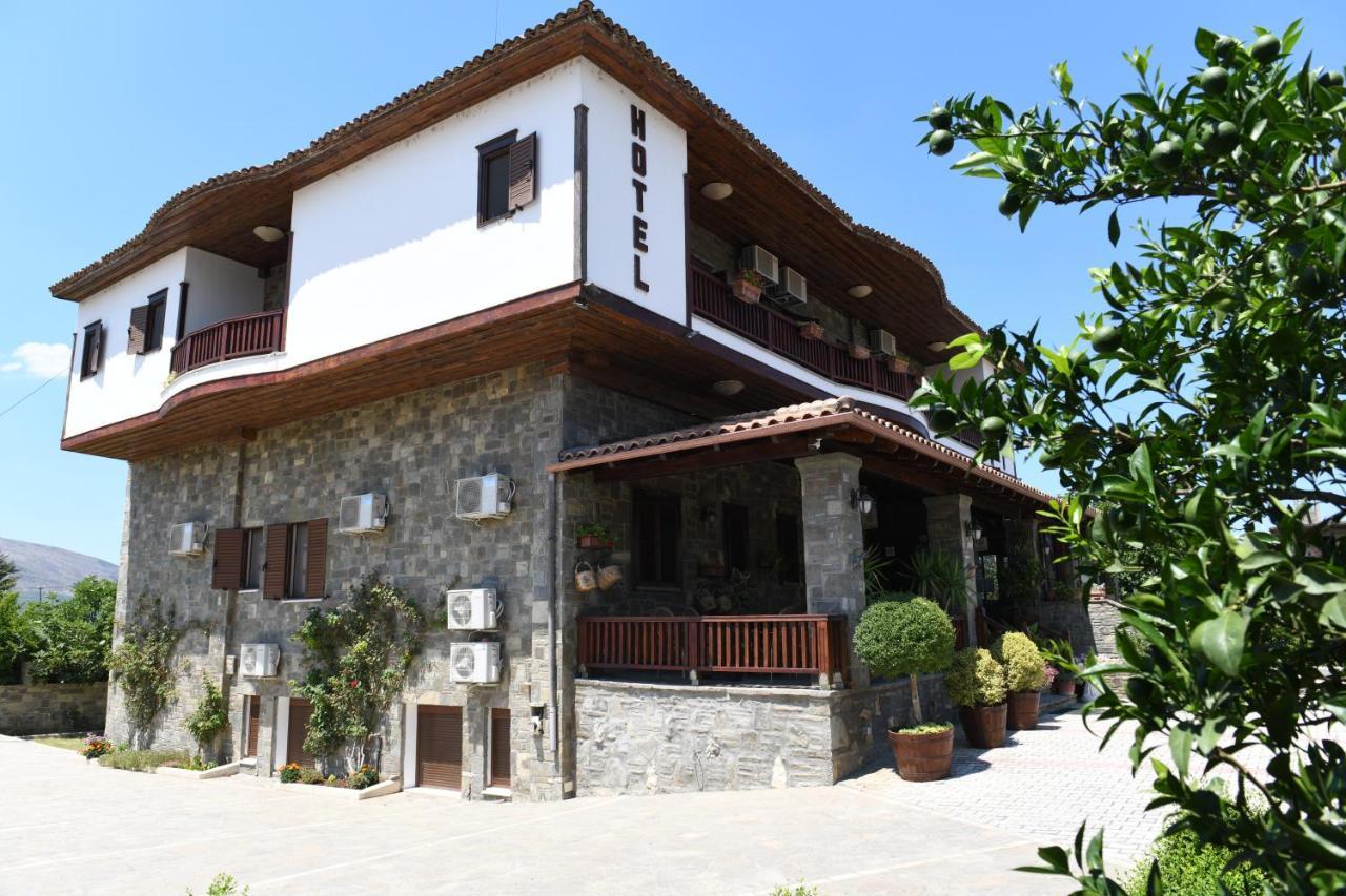 Hotel Kaceli Berat Exterior foto