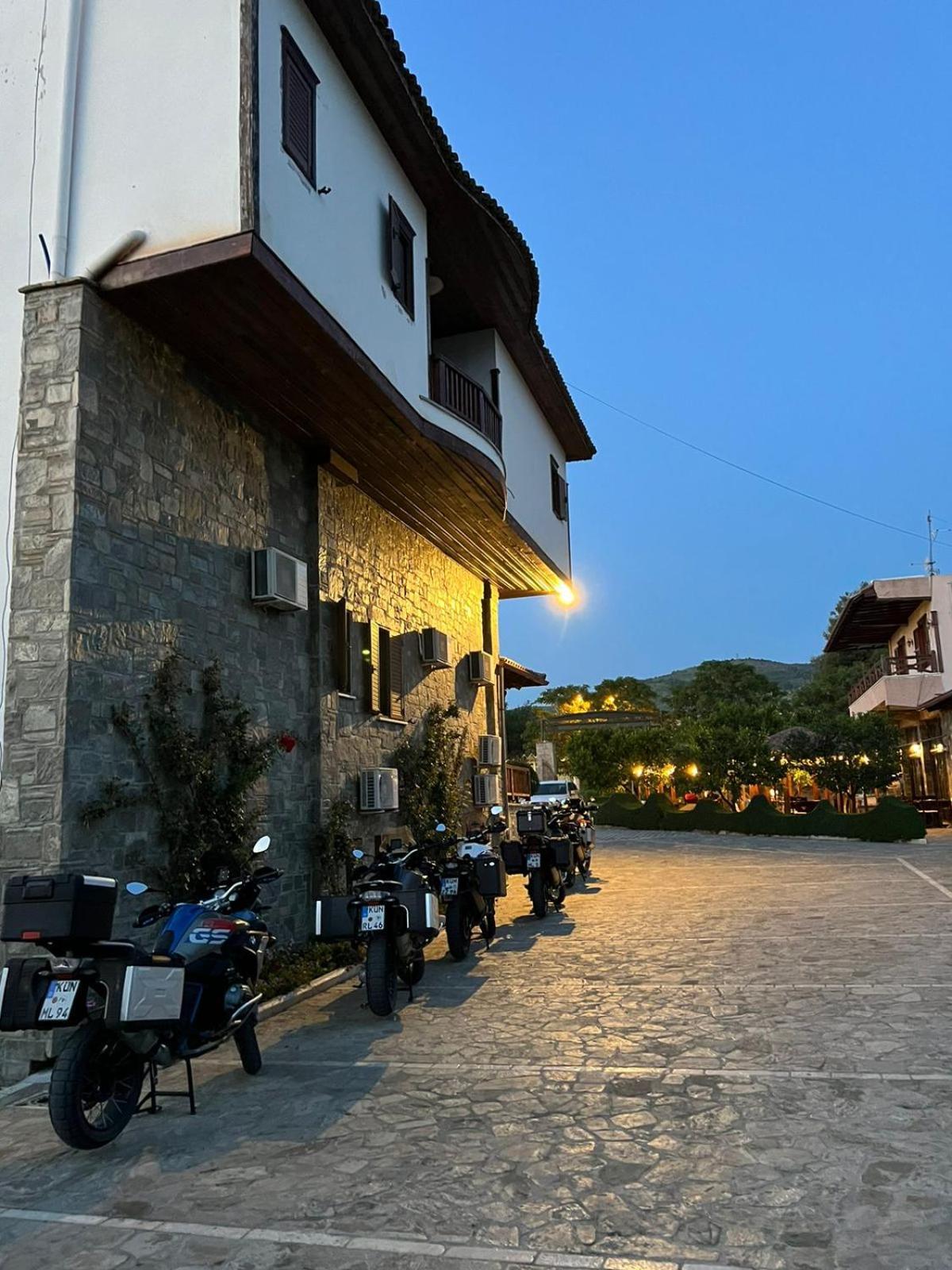 Hotel Kaceli Berat Exterior foto