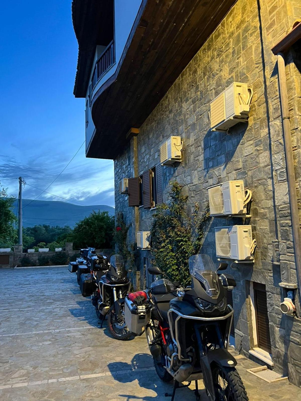 Hotel Kaceli Berat Exterior foto